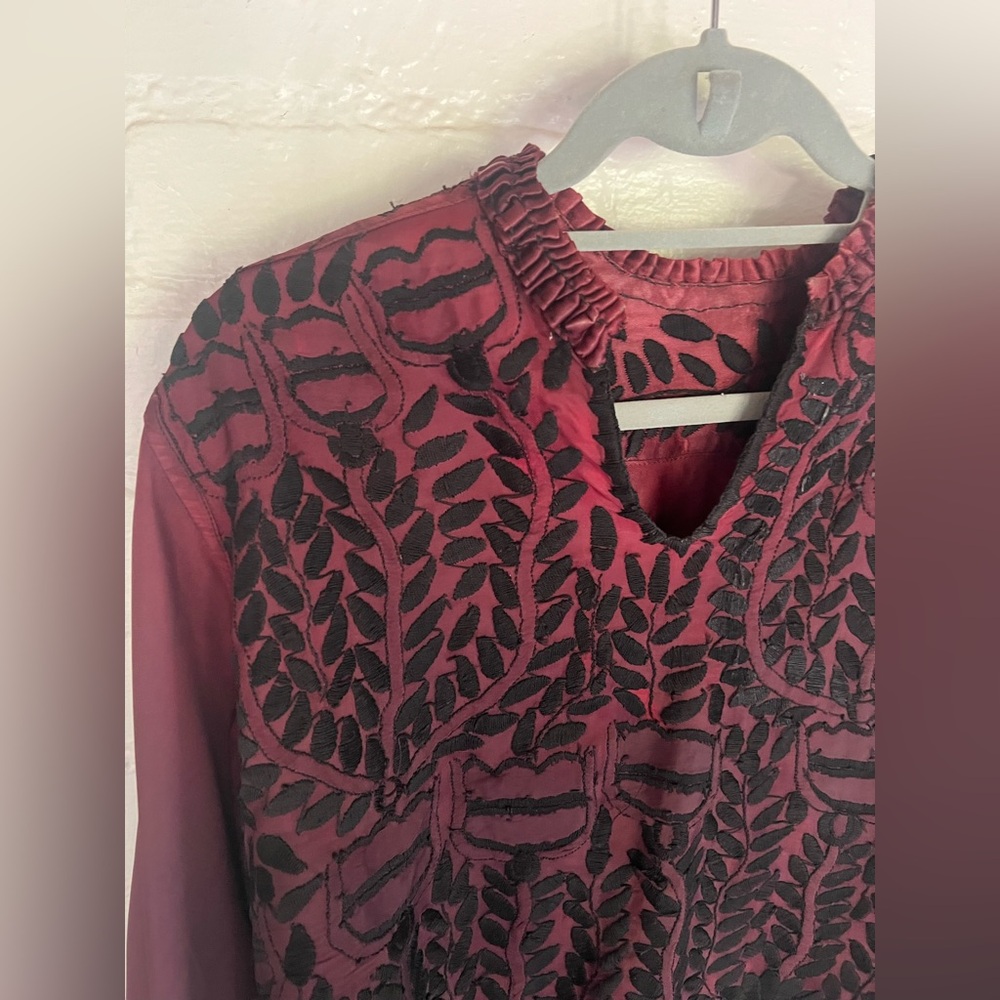 Vintage 50s Mexican Black Embroidered Blouse Burgundy Red Satin Blend Women's M - Picture 6 of 8
